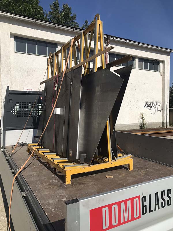 Prevoz oceľových platní zábradlia | DOMO GLASS