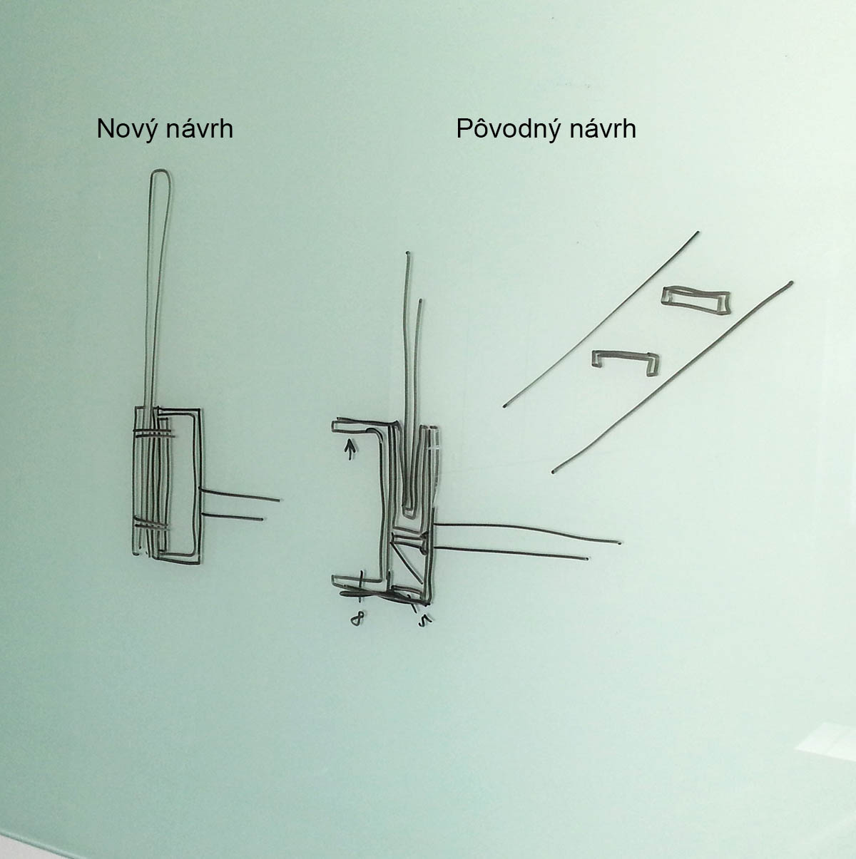 Porovnanie návrhov nosnej konštrukcie schodiska a kotvenia skleneného zábradlia a schodníc | DOMO GLASS